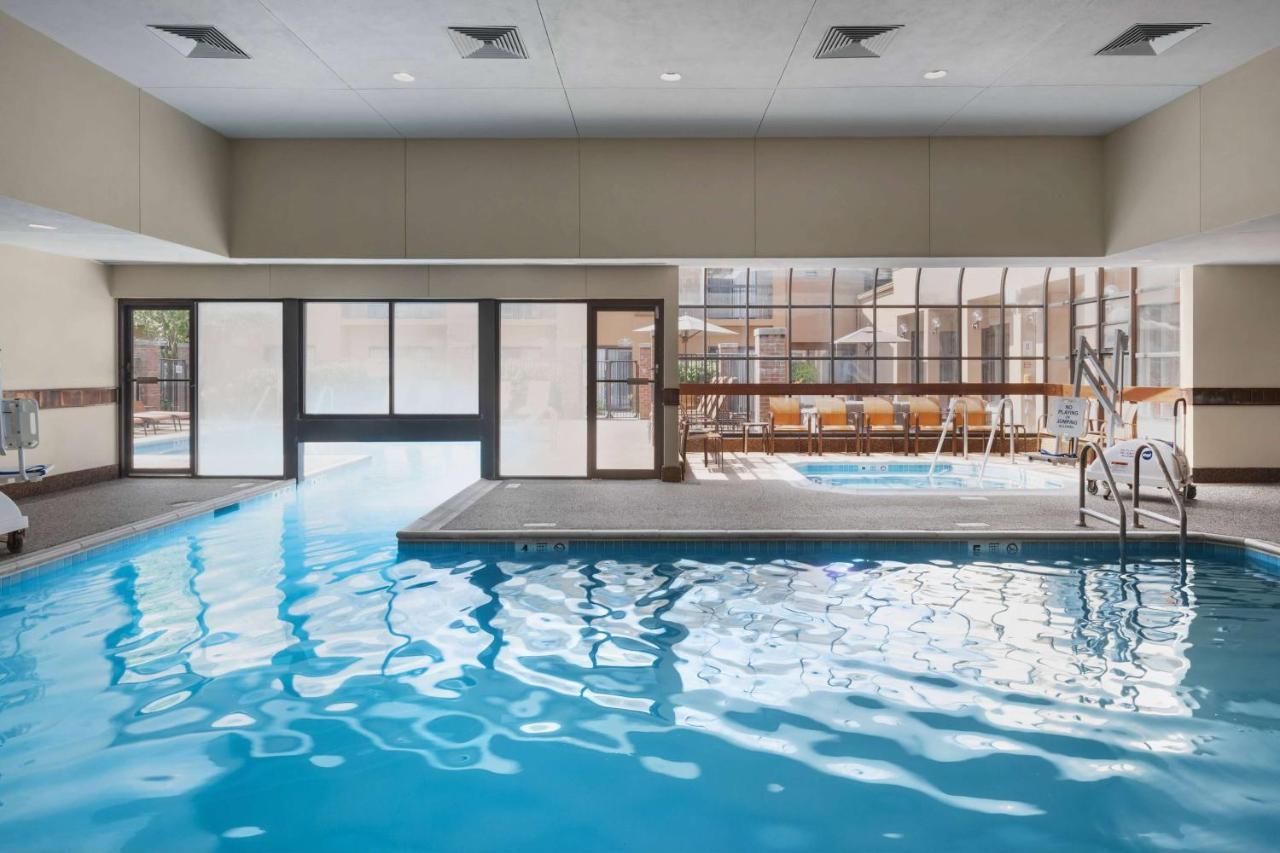Sonesta Select Newport Middletown Exterior foto
