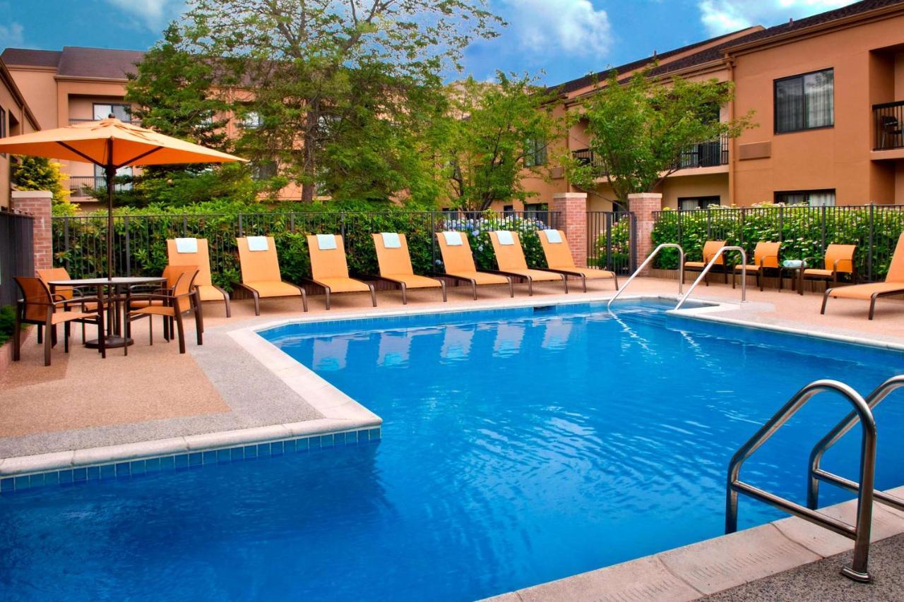 Sonesta Select Newport Middletown Exterior foto